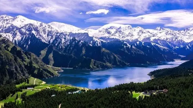 Xinjiang Travel Attractions Guide