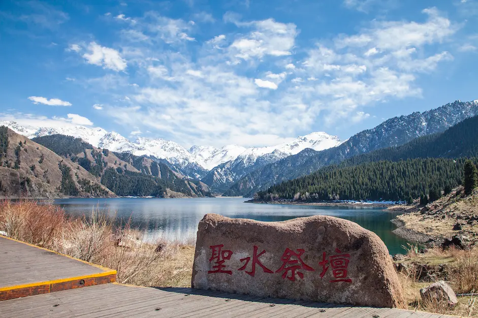 Travel Guide to Tianchi Lake in the Tianshan Mountains, Xinjiang, China