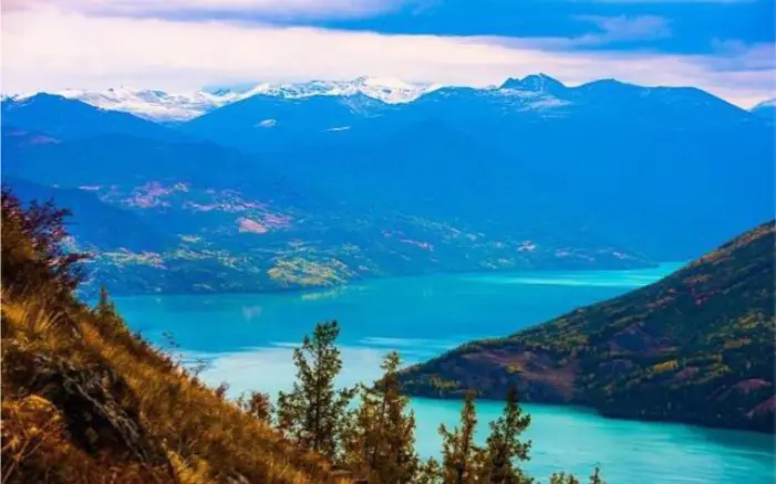 When is the best time to visit Kashgar in Xinjiang?