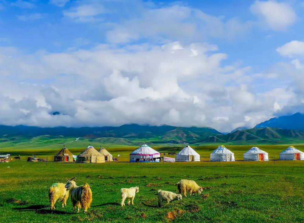 Xinjiang Bayinbuluke Travel 